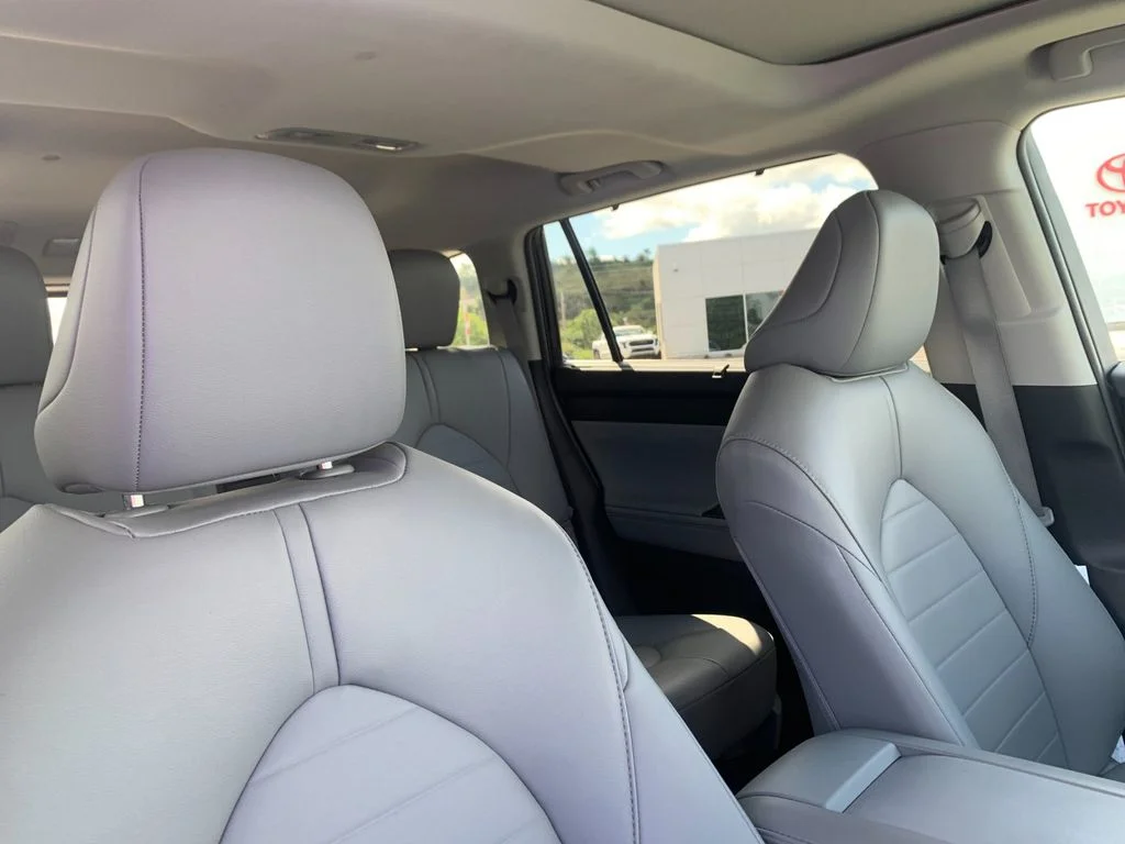 Used 2024  Toyota XLE image 19