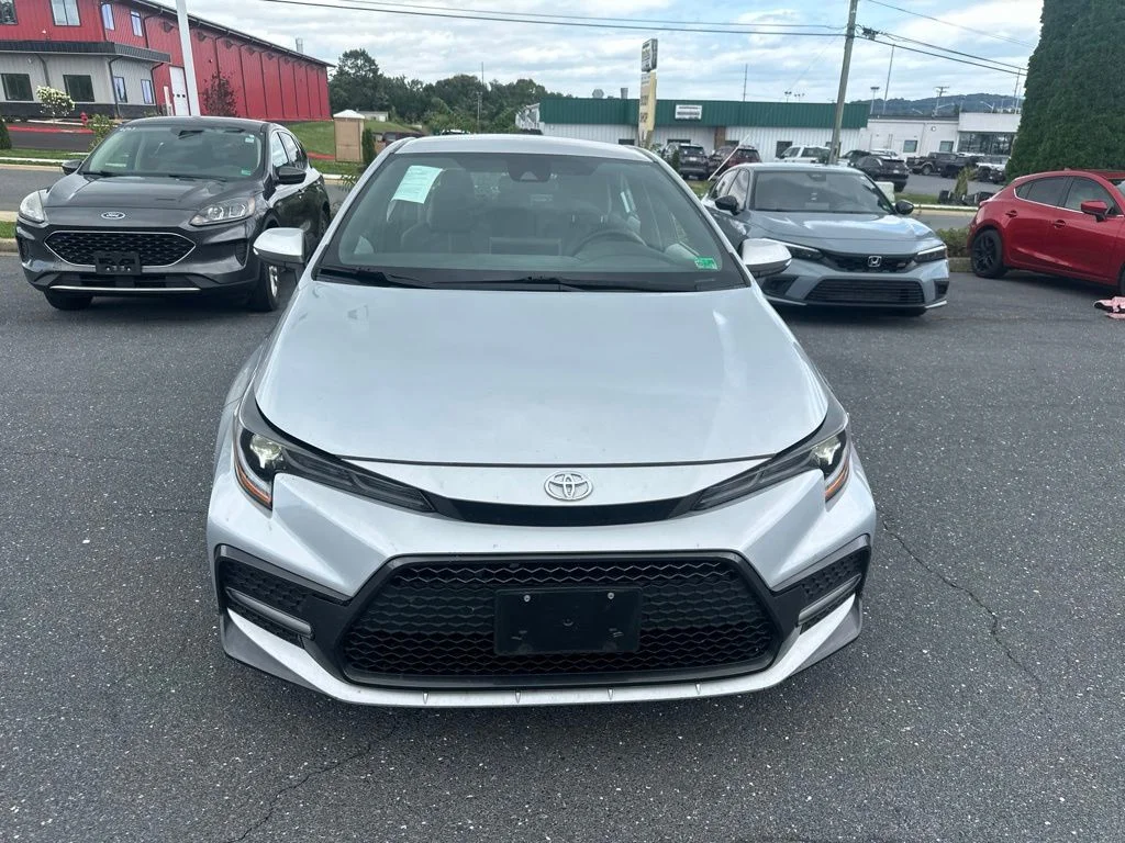 Used 2020 Classic Silver Metallic Toyota SE image 2