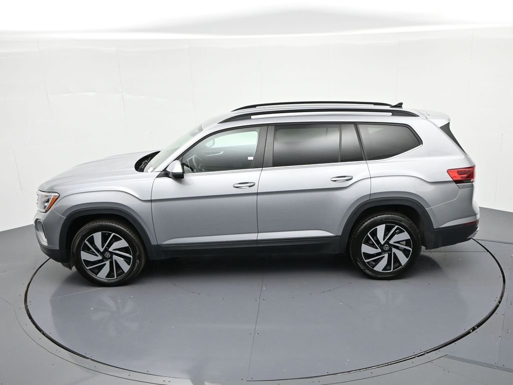 Used 2026  Volkswagen SE w/Technology image 19