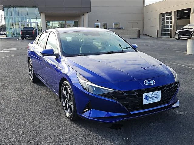 Used 2023  Hyundai SEL (IVT) image 6