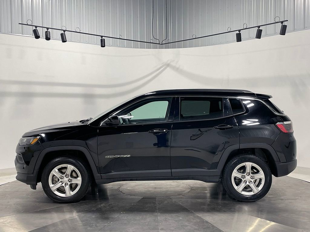 Used 2024 Black Jeep Latitude image 14
