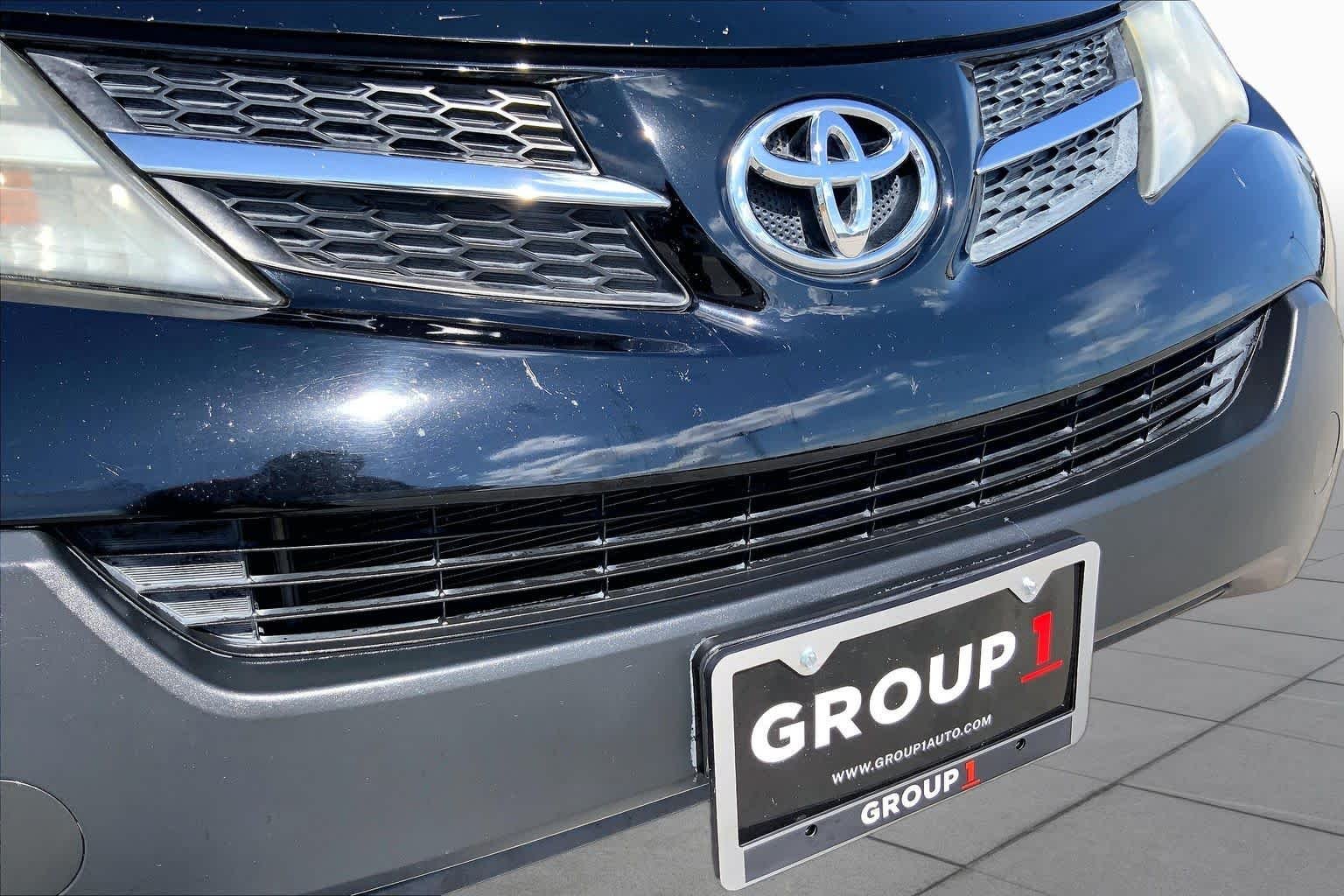 Used 2015 Black Toyota LE image 29