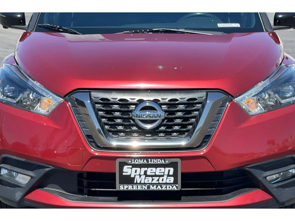 Used 2018 Cayenne Red/Super Black Nissan SR image 13