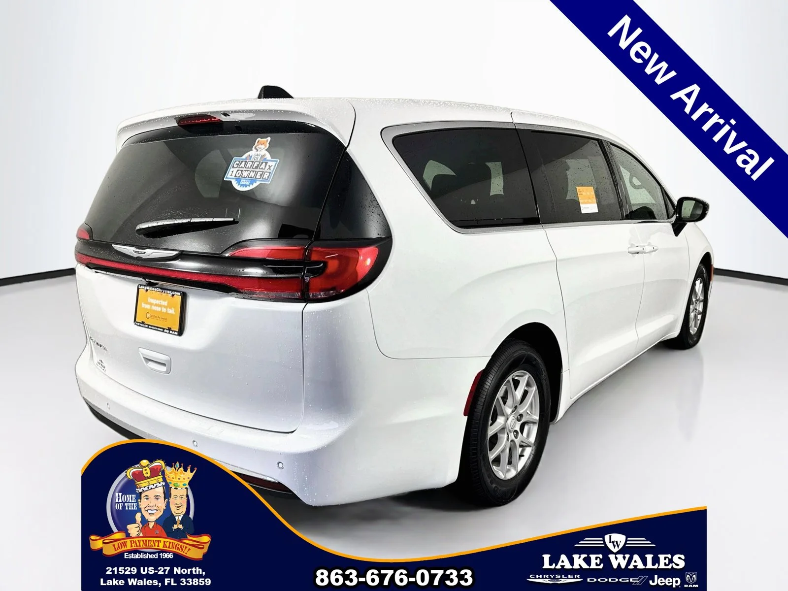 Used 2026 White Chrysler Select image 7