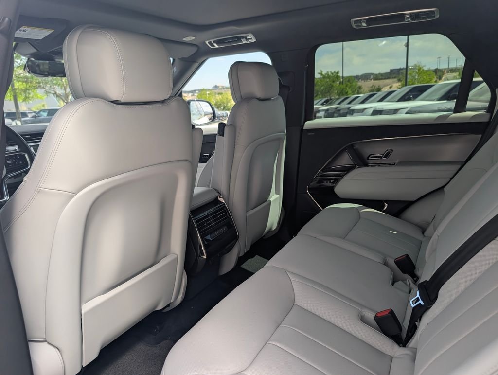 New 2026 Fuji White Land Rover SE image 20