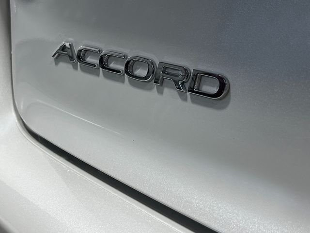 New 2026 Platinum White Pearl Honda SE image 6