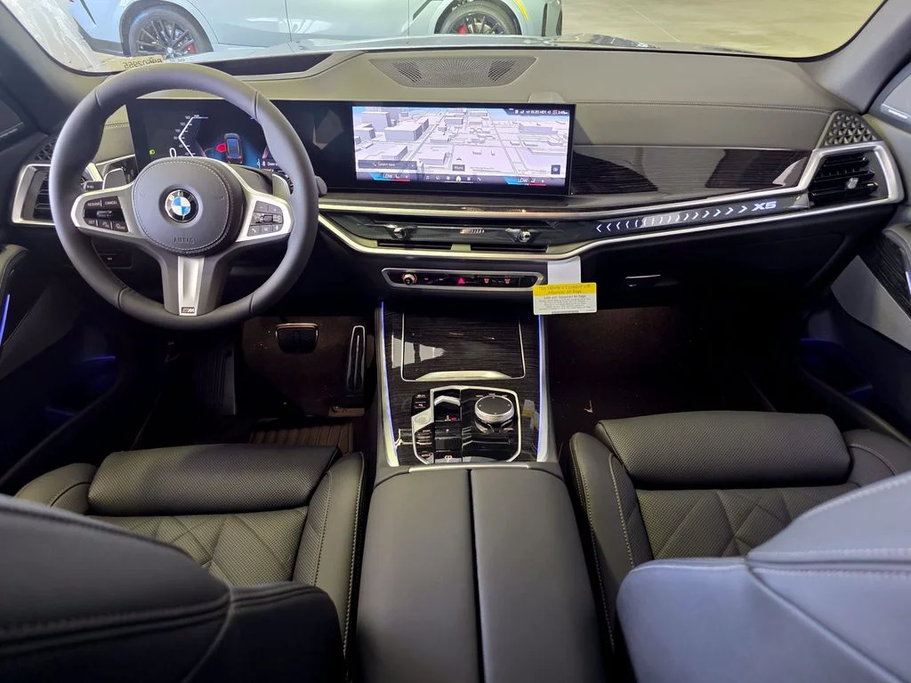 New 2026 Manhattan Green Metallic BMW sDrive40i image 8