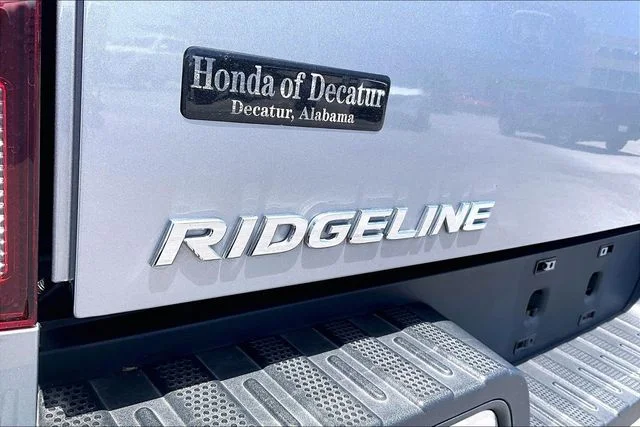 Used 2020 Lunar Silver Metallic Honda RTL image 25