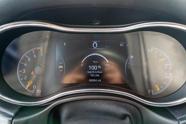 Used 2019 Gray Jeep Altitude image 22
