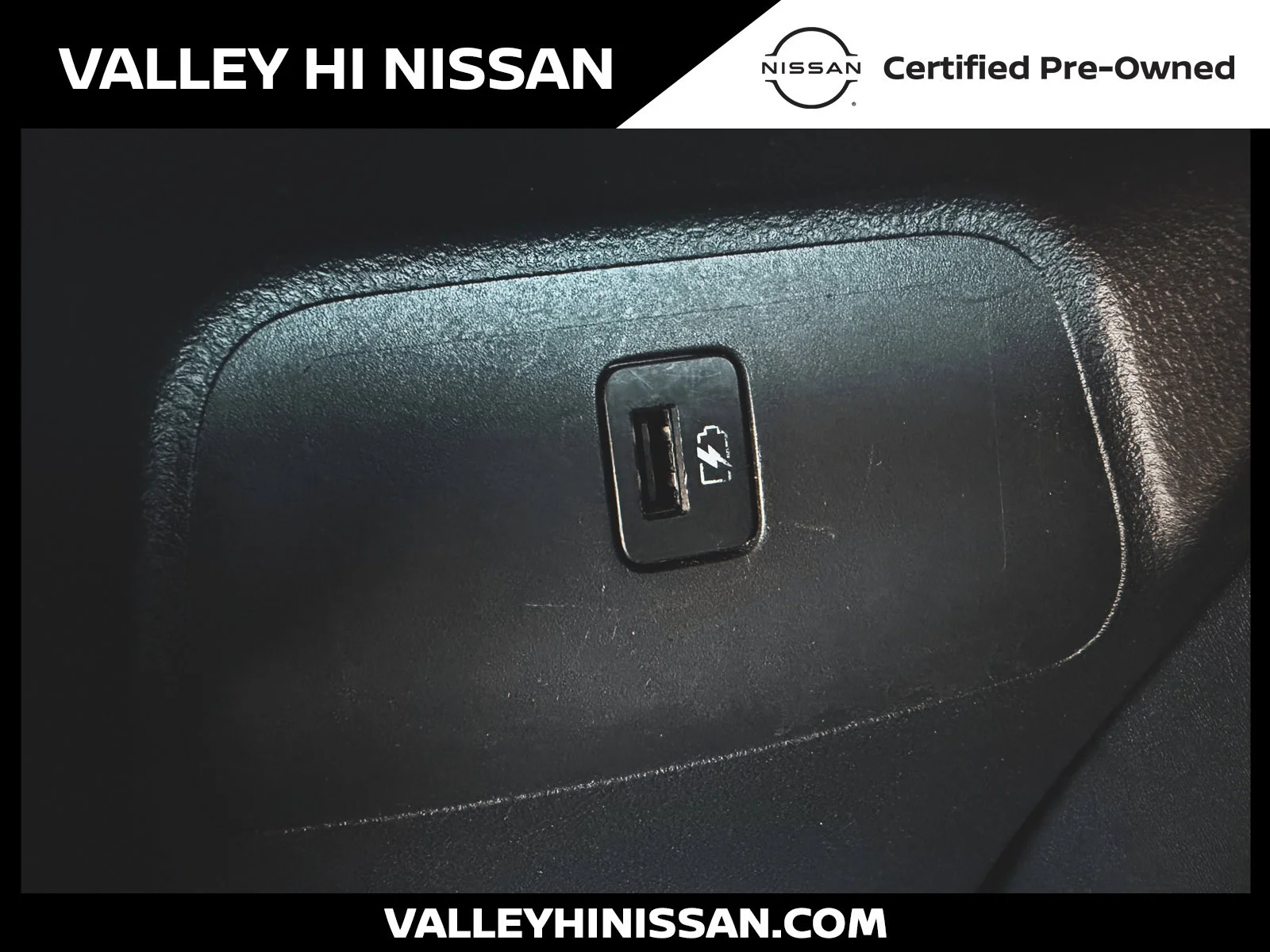 Used 2024 Gray Nissan SV image 9