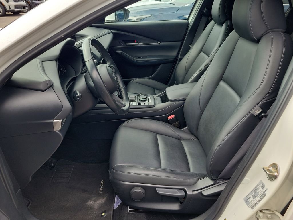 Used 2021 White Mazda Select image 21