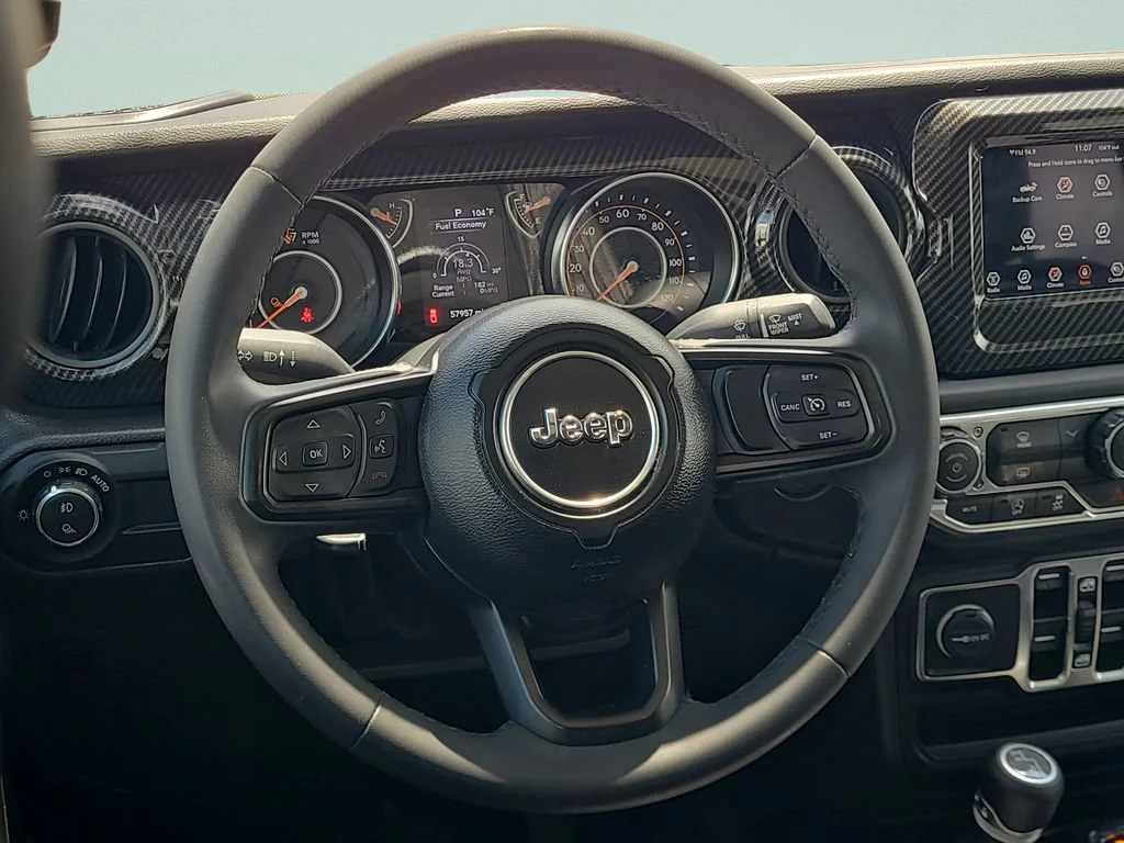 Used 2023 Granite Crystal M Jeep Sport S image 12