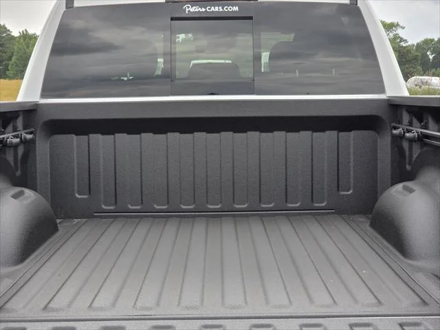 New 2026 Bright White Clear-Coat Exterior Paint RAM Big Horn/Lone Star image 6