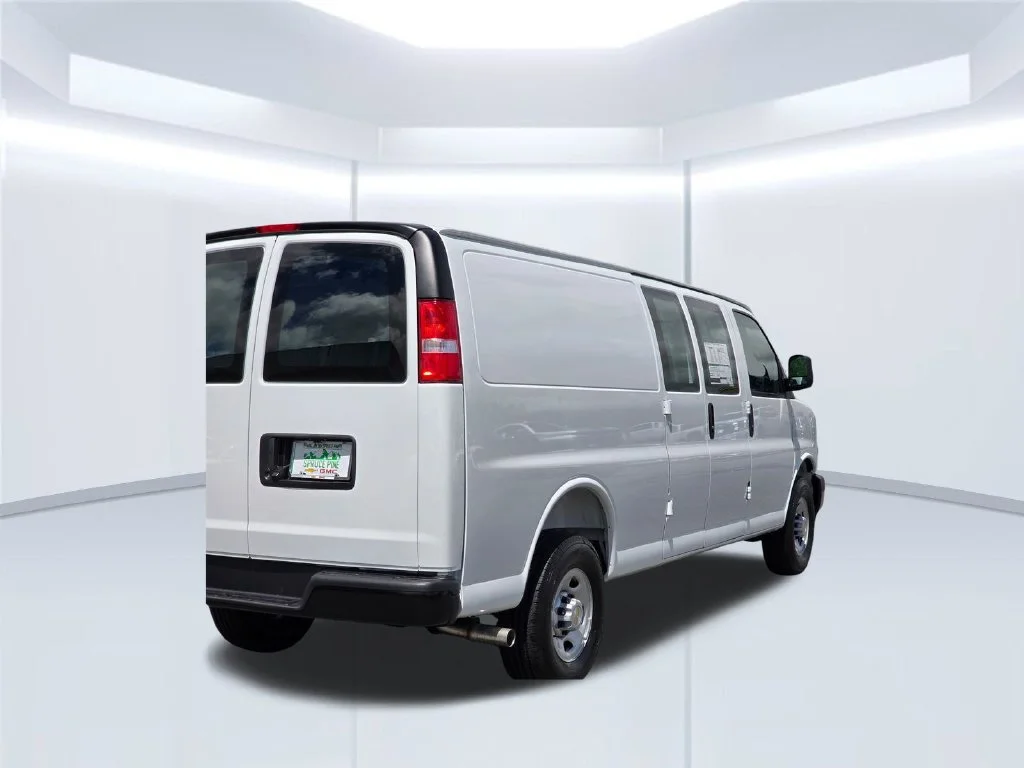 New 2026 White Chevrolet Work Van image 40