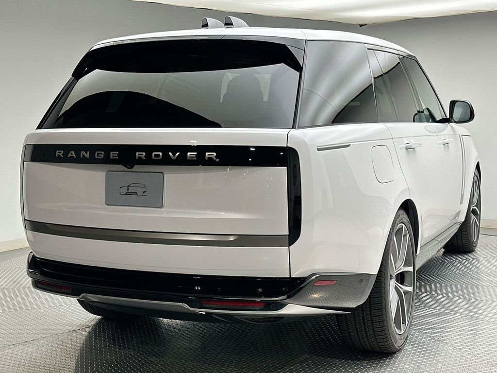 New 2026 Ostuni Pearl White Land Rover SE image 3