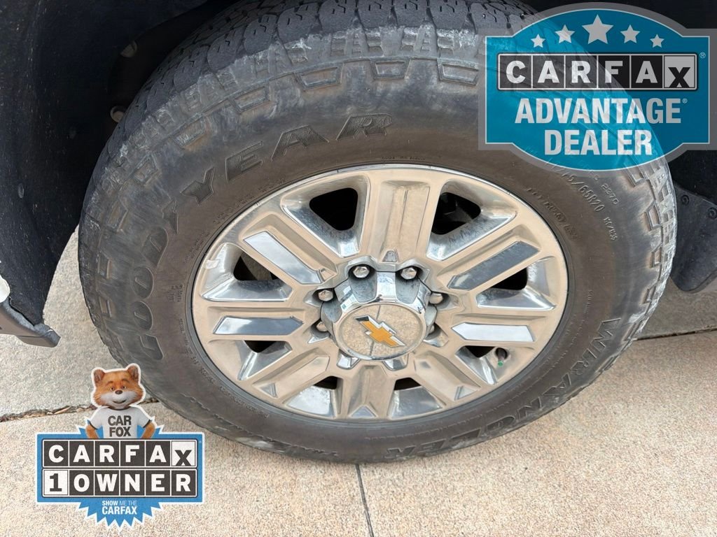 Used 2025 Iridescent Pearl Tricoat Chevrolet High Country image 9