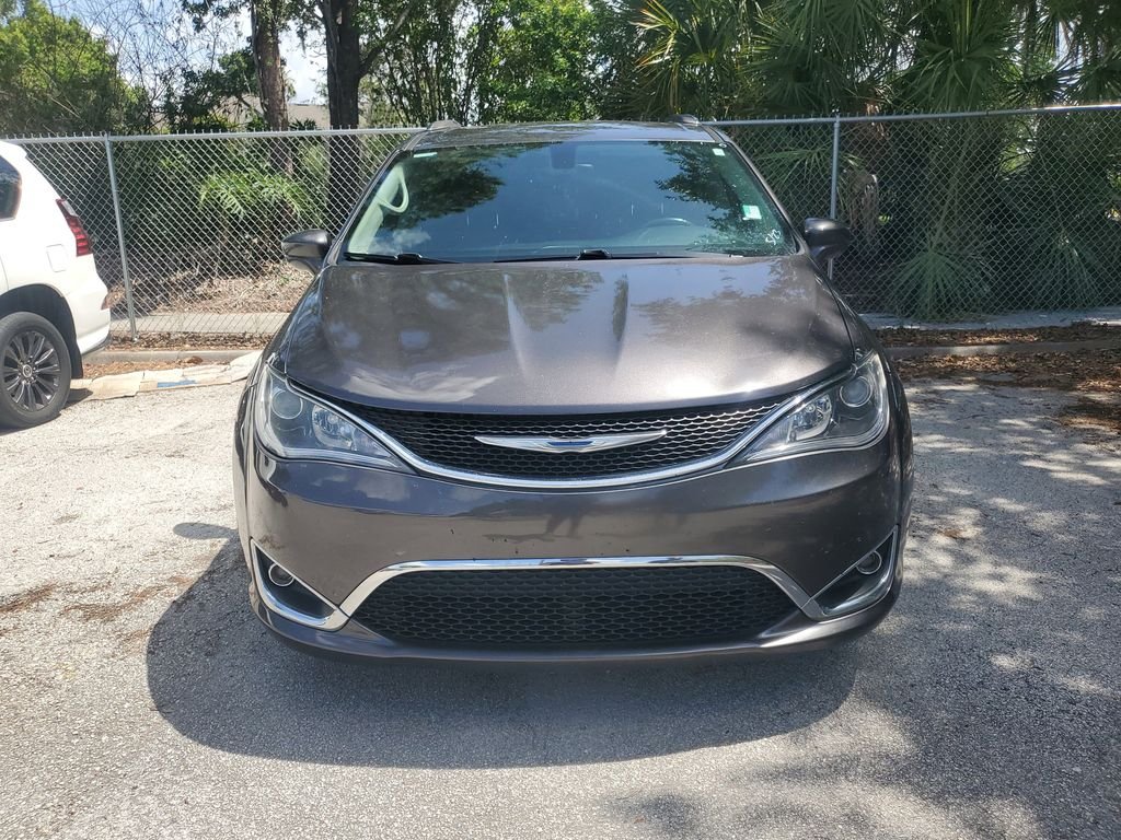 2018 Chrysler Pacifica Touring L's photo