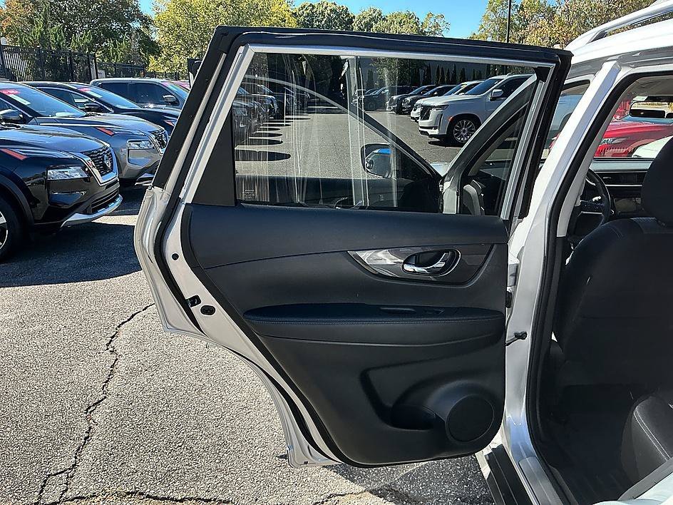 Used 2019 Brilliant Silver Metallic Nissan SV image 23