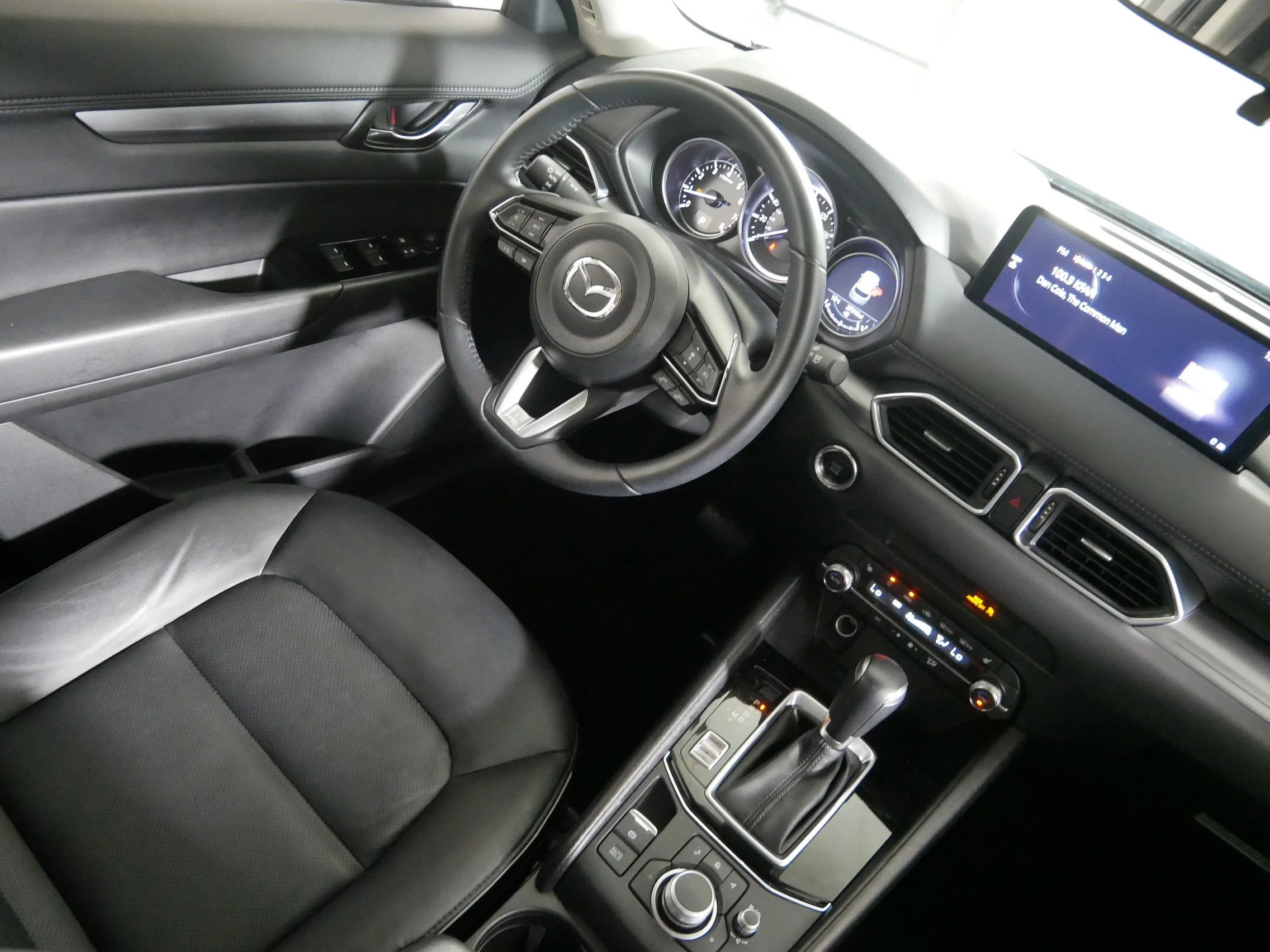 Used 2025 Platinum Quartz Metallic Mazda 2.5 S Select Package image 9