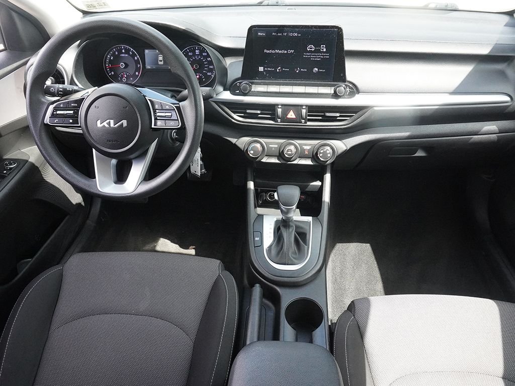 Used 2024 White Kia LXS image 33