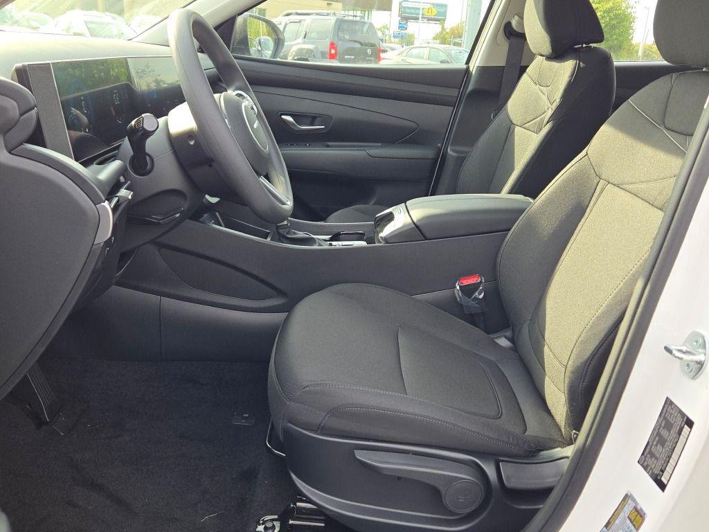 New 2026 White Hyundai SE AWD image 21