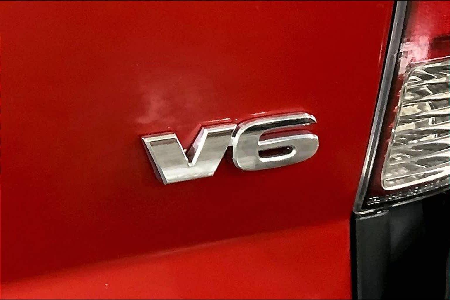 Used 2015 Barcelona Red Metallic Toyota  image 10