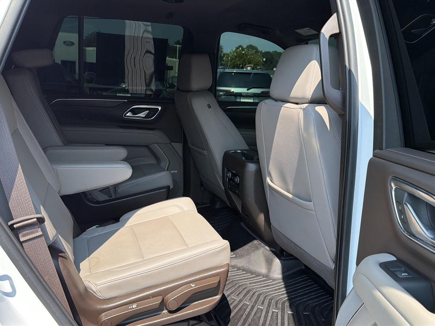 Used 2023 Summit White Chevrolet Z71 image 13