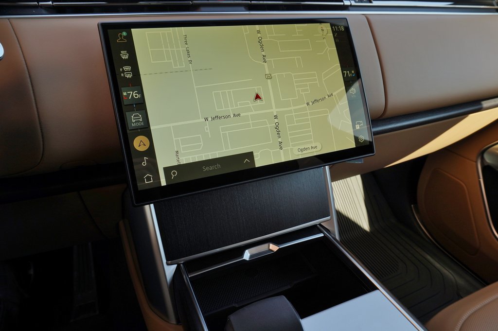 New 2026 Carpathian Grey Land Rover SE image 17