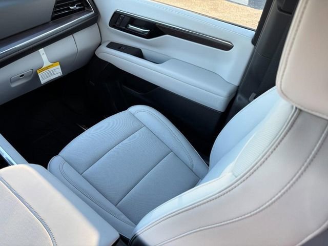 New 2026 Polar White Tricoat Chevrolet Premier image 10