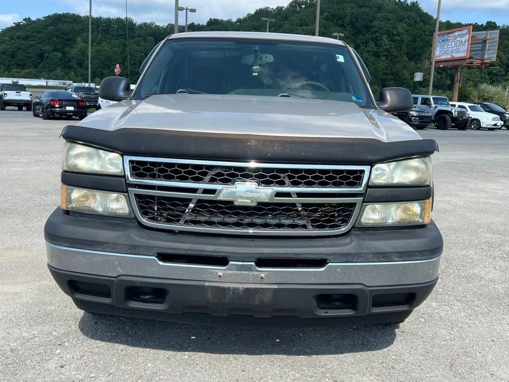 Used 2007 Silver Birch Metallic Chevrolet Work Truck image 13