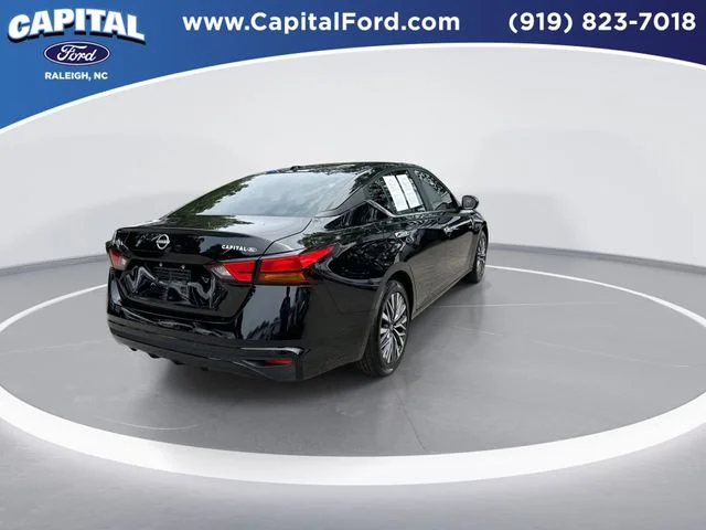 Used 2025 Black Nissan 2.5 SV image 8
