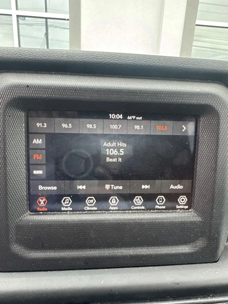 Used 2019 Gray Jeep Unlimited Sport S image 2