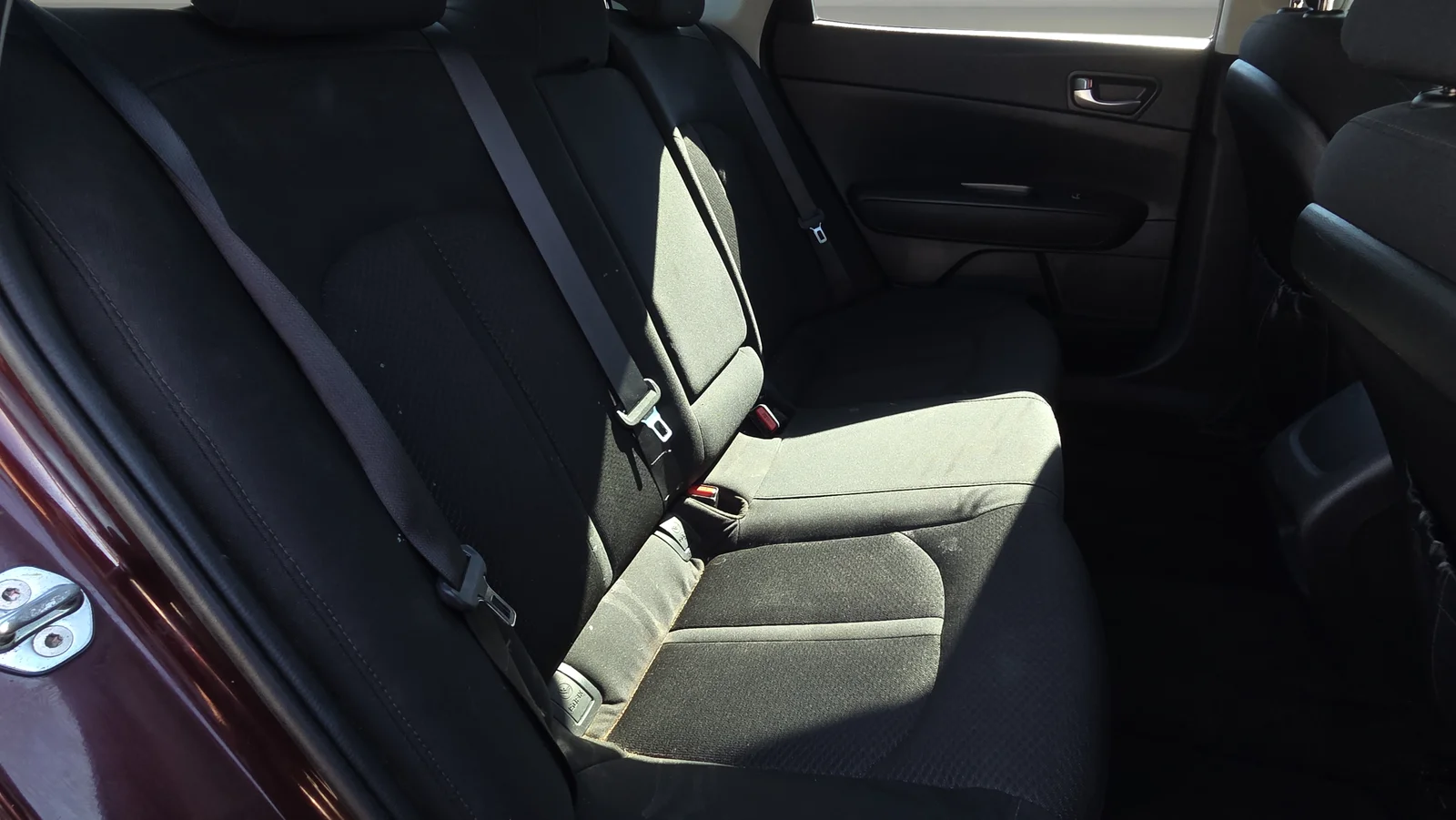 Used 2018 Purple Kia LX image 17