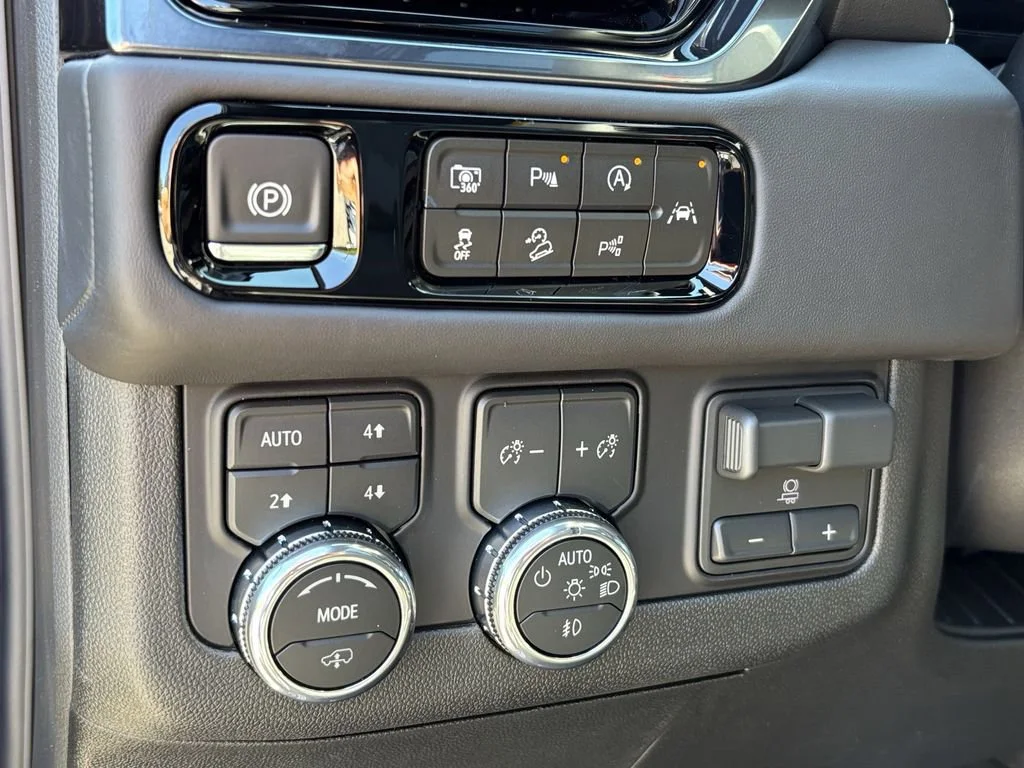 New 2026 Titanium Rush Metallic GMC AT4 Ultimate image 18