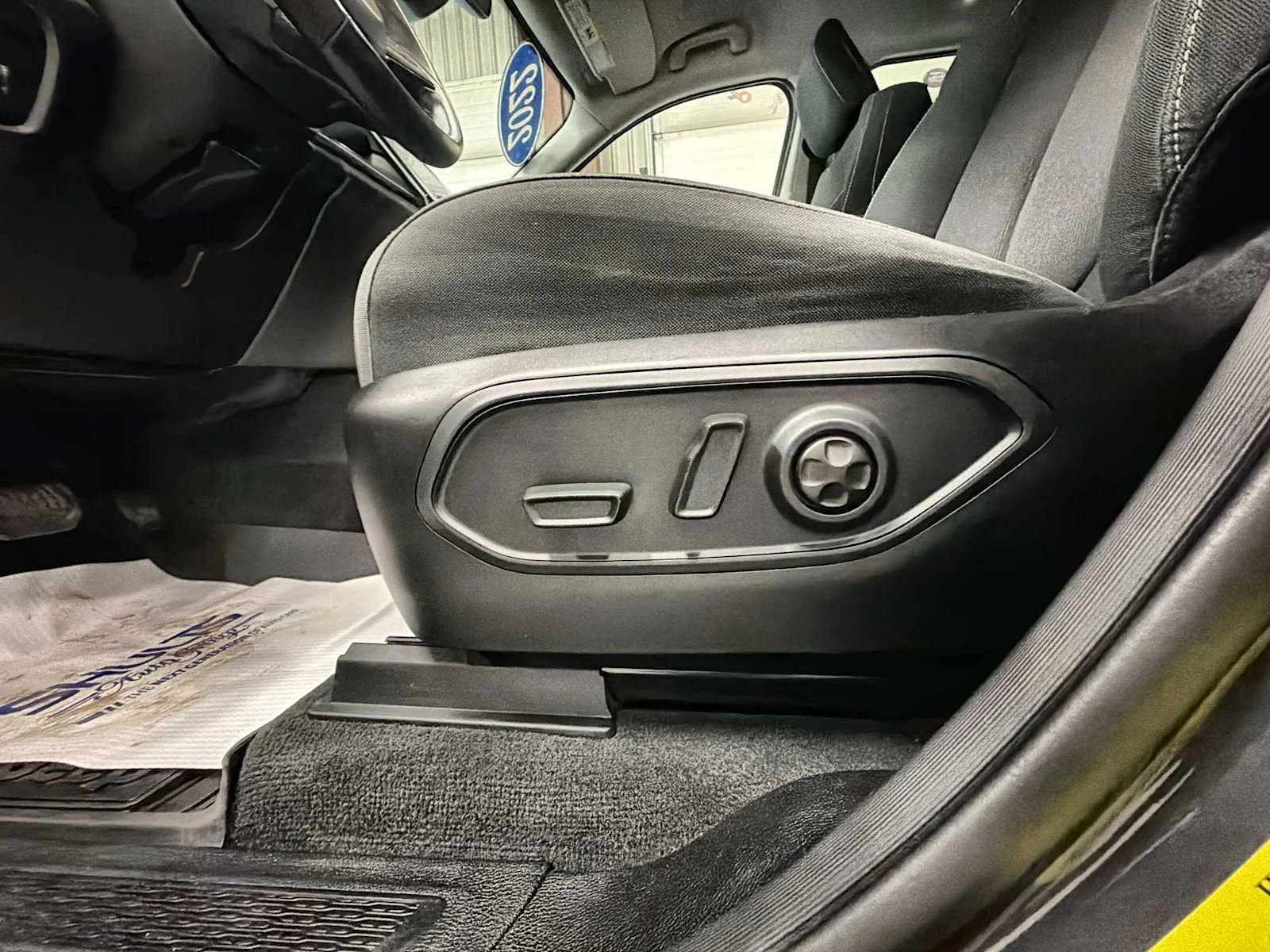 Used 2022 Baltic Gray Metallic Clearcoat Jeep Laredo image 14