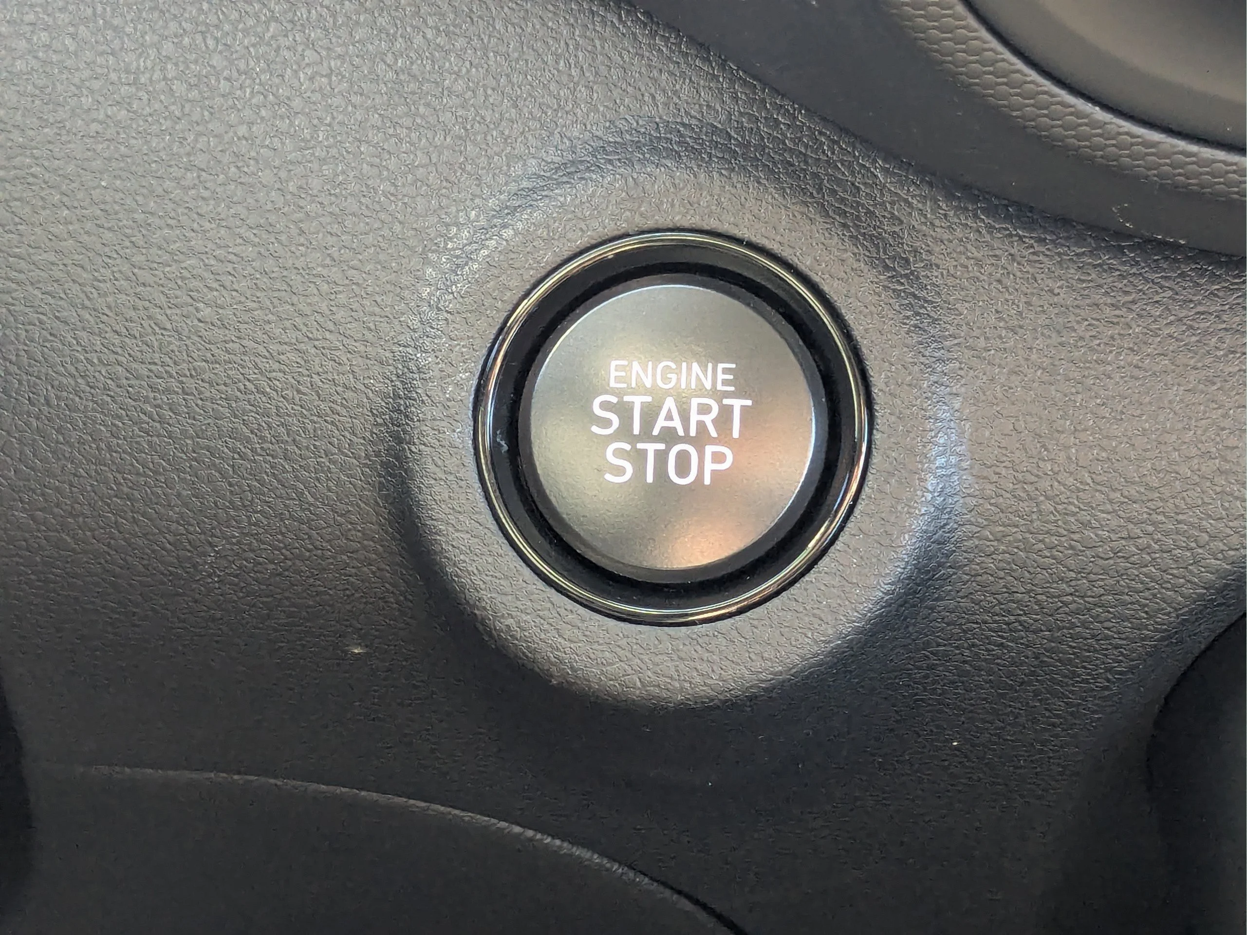Used 2025 Lunar White Hyundai SEL image 27