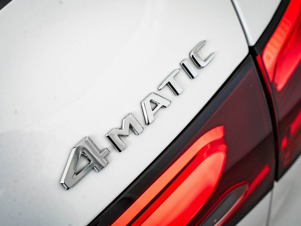 Certified Used 2025 Polar White Mercedes-Benz GLC 300 image 18