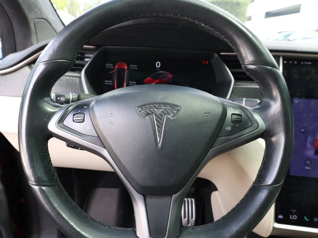 Used 2019 Red Tesla  image 39