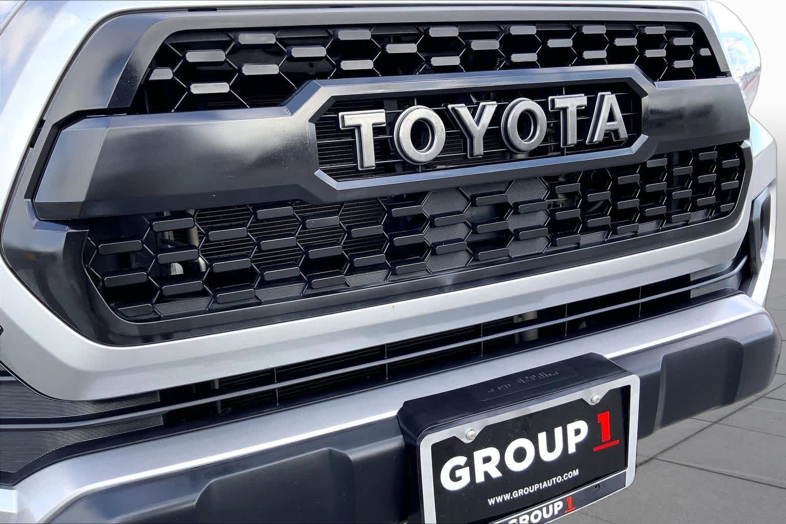 Used 2019 Silver Sky Metallic Toyota SR5 image 29