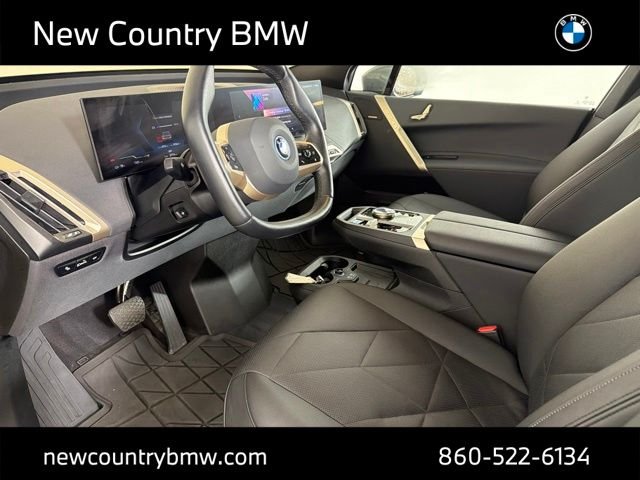 Used 2024 Gray BMW xDrive50 image 10