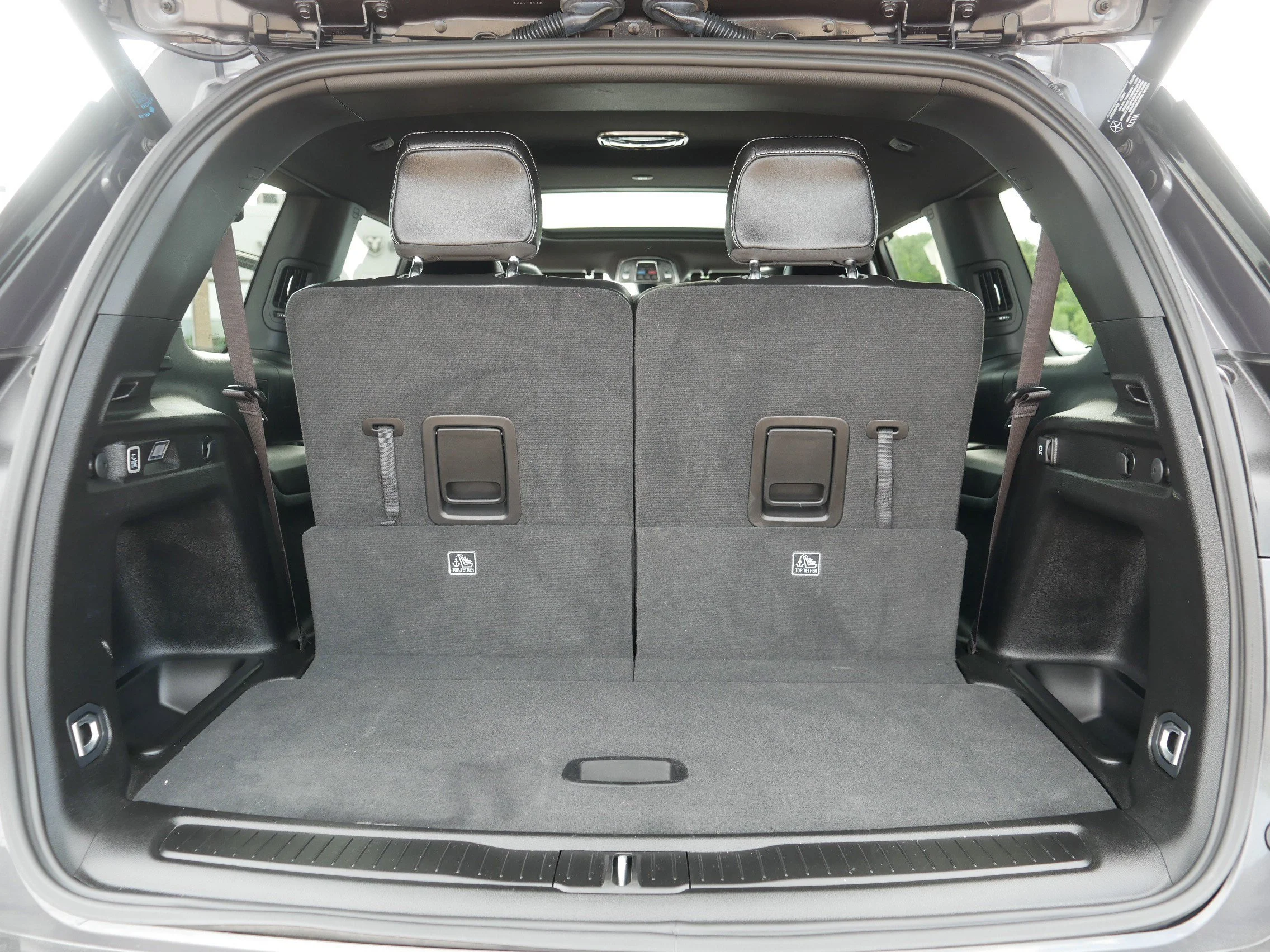Used 2025 Baltic Gray Metallic Clearcoat Jeep Limited image 18