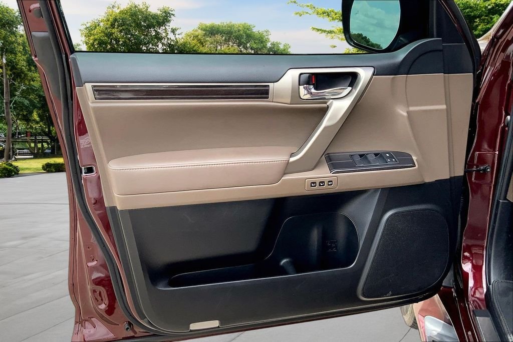 Used 2020 Red Lexus 460 image 19