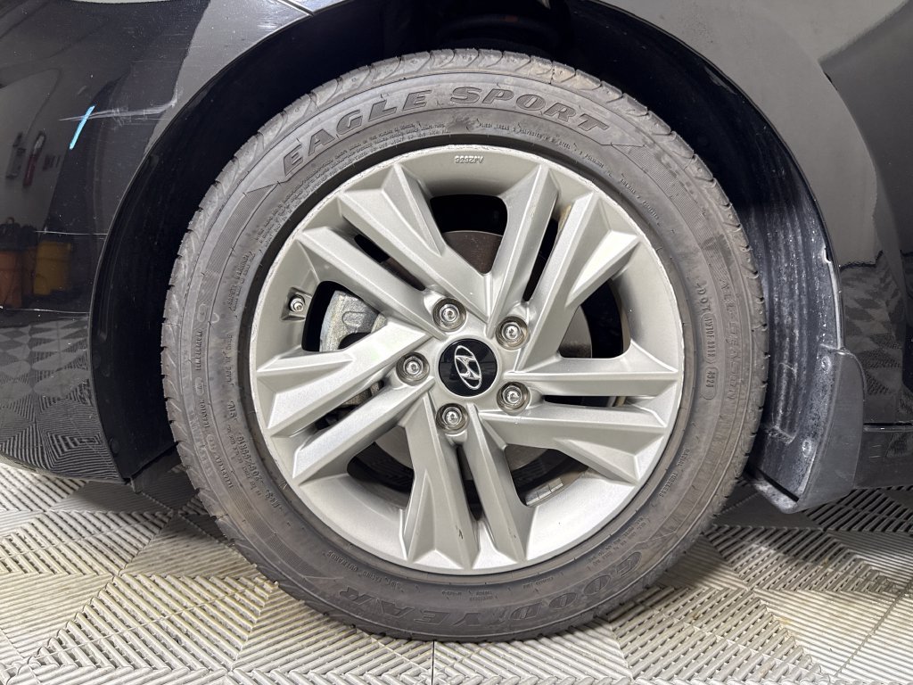 Used 2020 Black Hyundai SEL image 21