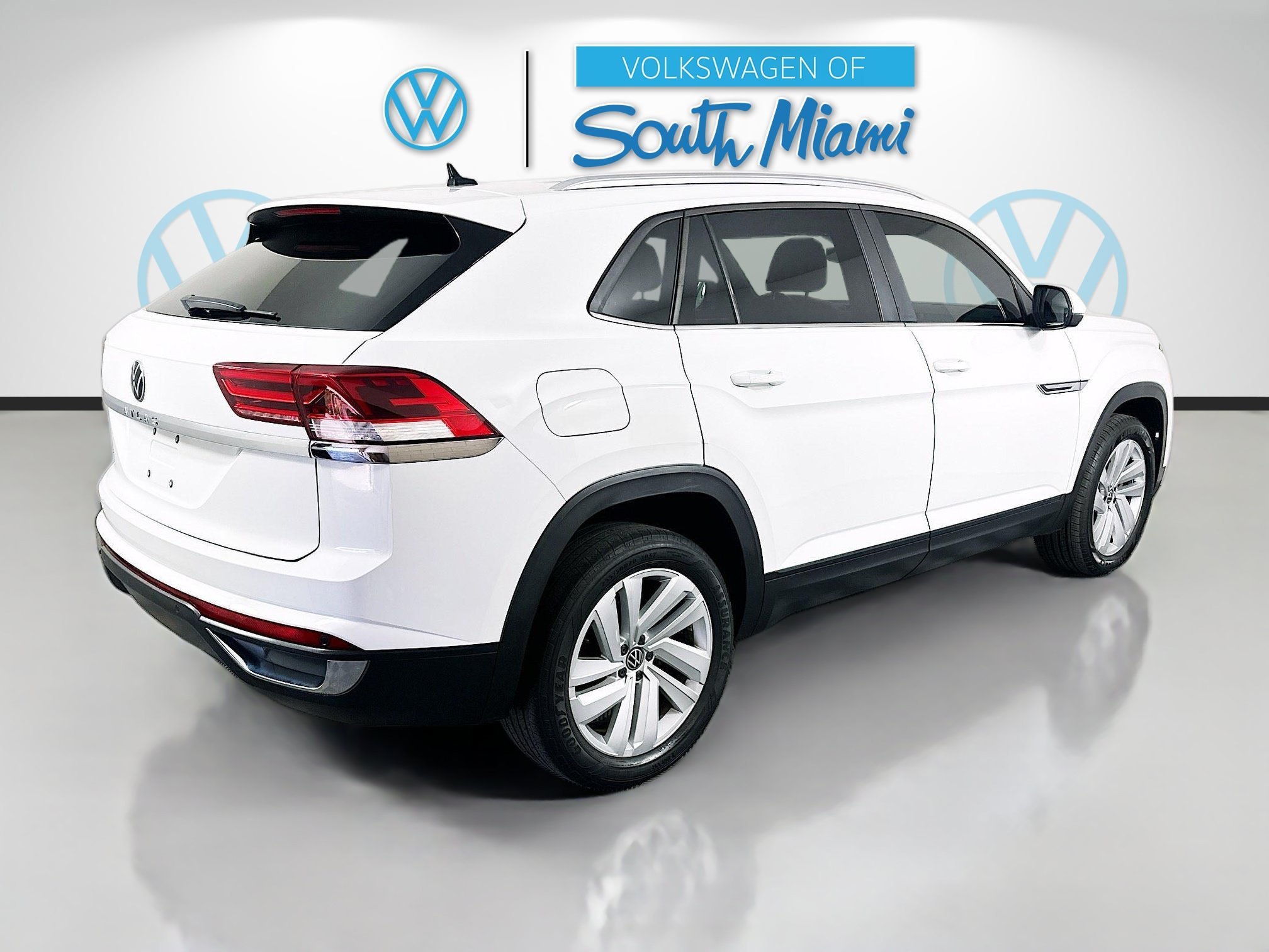 Certified Used 2021 Pure White Volkswagen 3.6L V6 SE w/Technology image 4