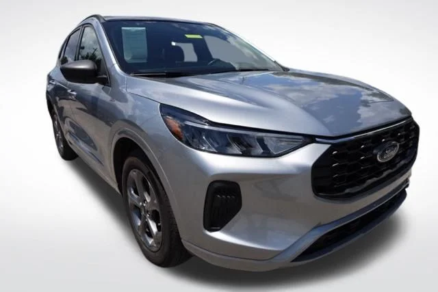 Used 2023 Silver Ford ST-Line image 2