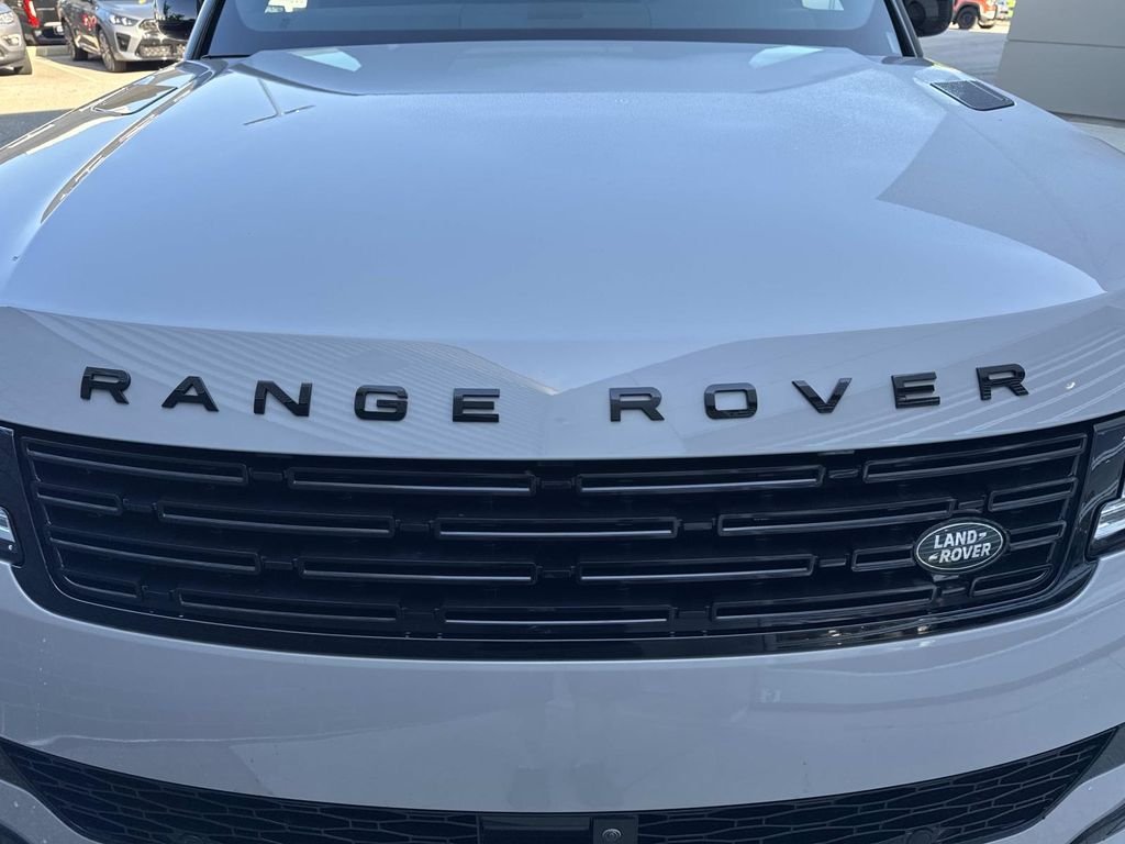 Used 2025 Gray Land Rover Dynamic SE image 11