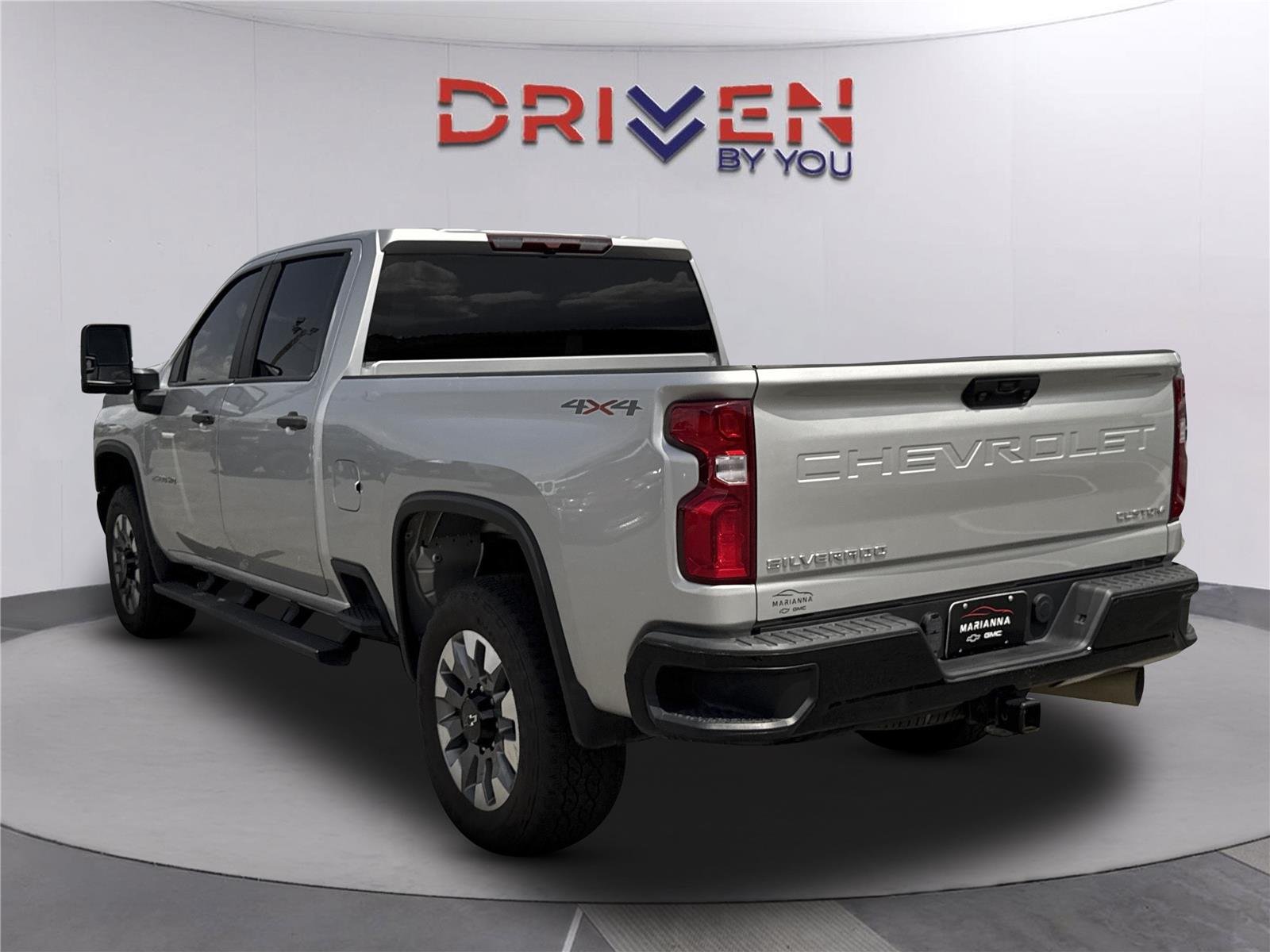 Certified Used 2021 SILVER ICE METALLIC Chevrolet Custom image 6