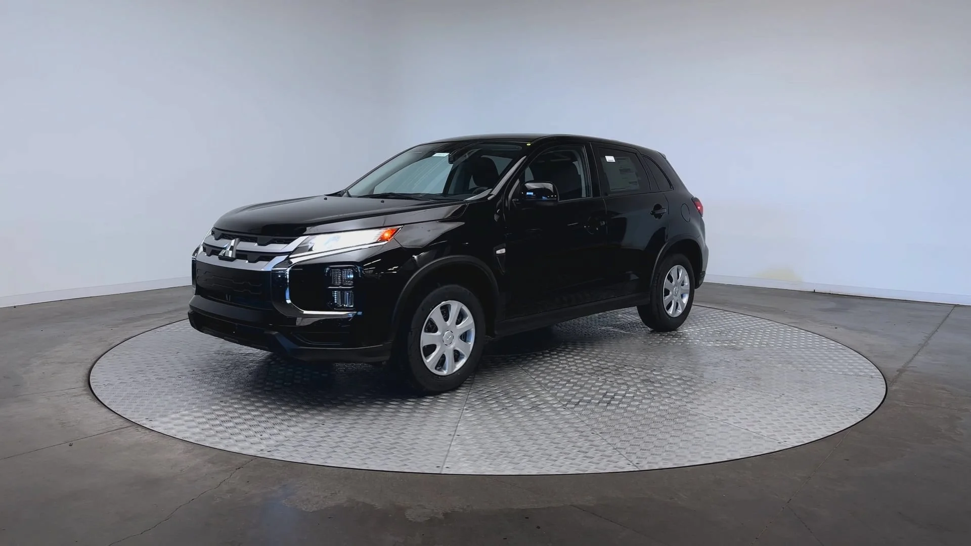 New 2026 Labrador Black Pearl Mitsubishi S image 4