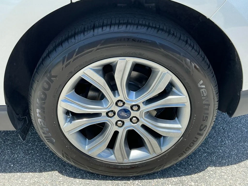 Used 2019 Silver Ford Titanium image 25
