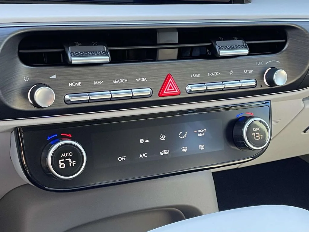 New 2026 White Hyundai SE image 26